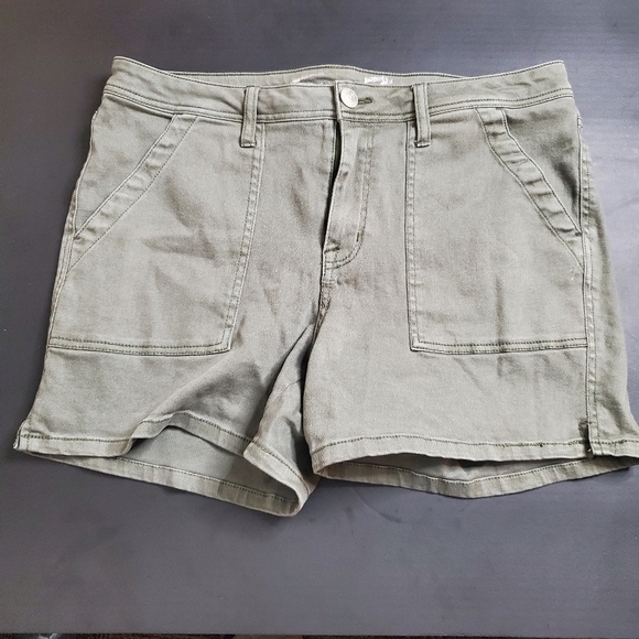 Seven 7 Utility Shorts Women Size 12 Green - Picture 1 of 13